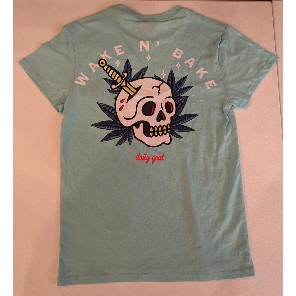 Wake N' Bake‎ Size Small Women's Graphic T Skull on Teal - Cactus & Skull